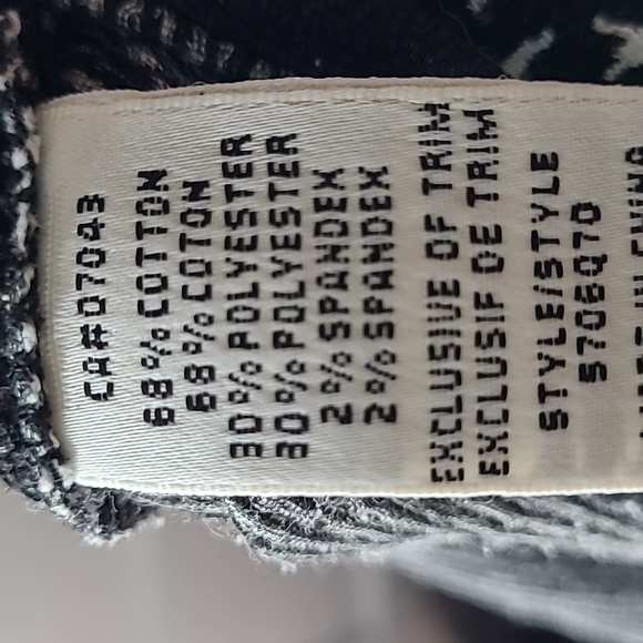 Max Studio B&W Print Shirt - Picture 9 of 10